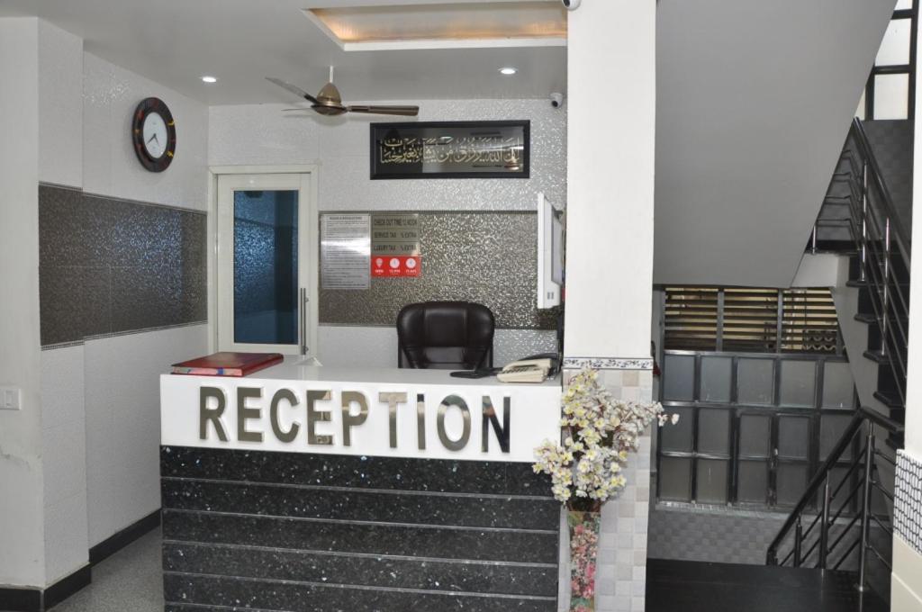 Hotel Al Gulzar Deli Exterior foto