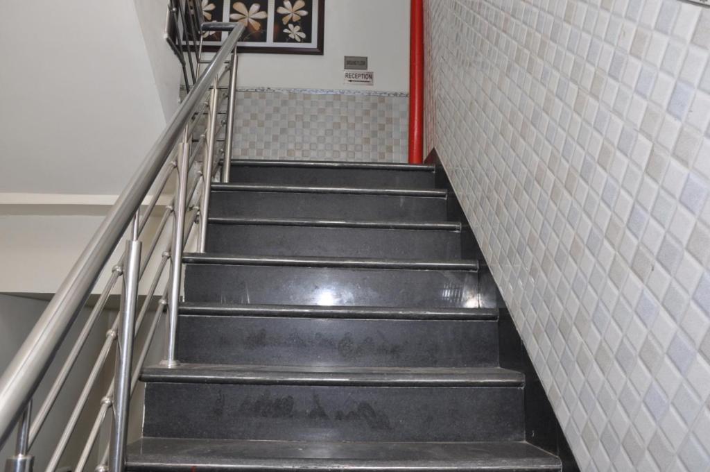 Hotel Al Gulzar Deli Exterior foto